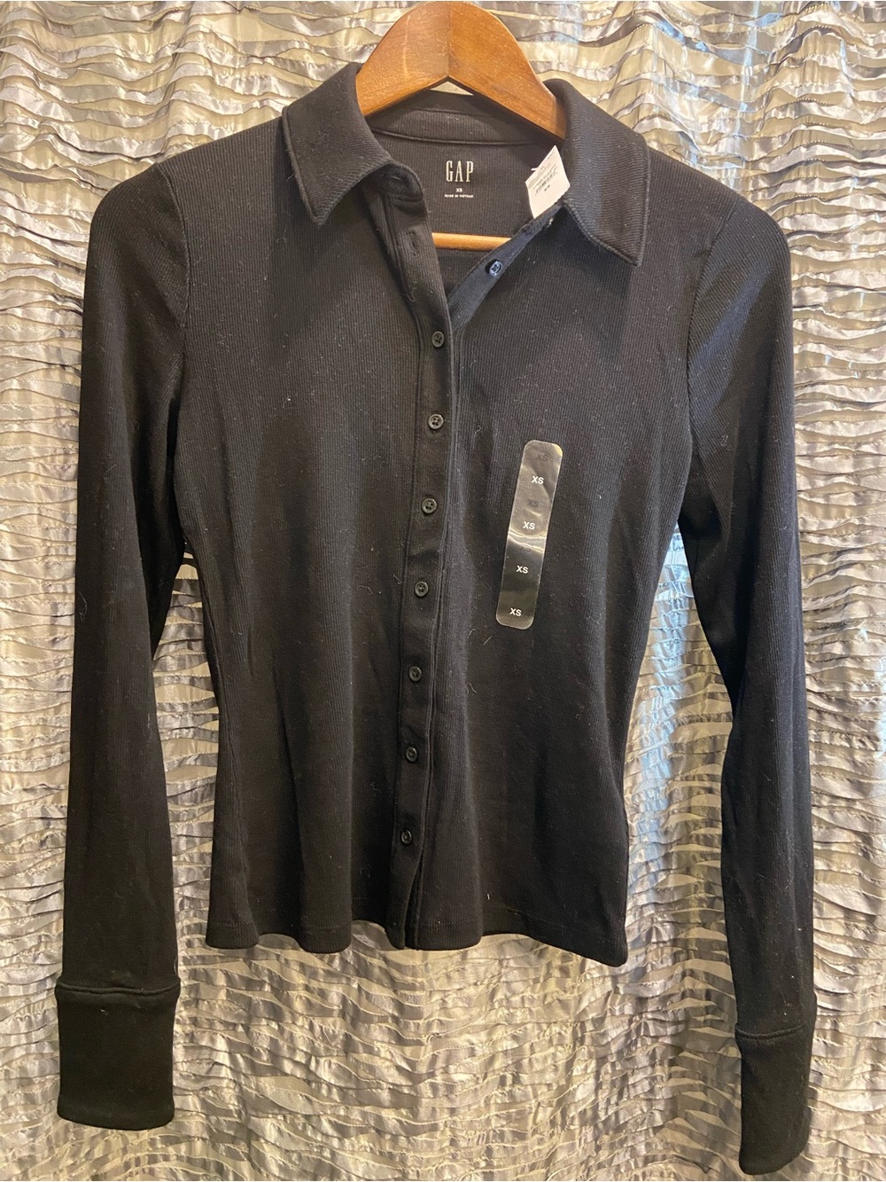 GAP Women's Black Long-Sleeve Button-Down Polo Shirt NWT